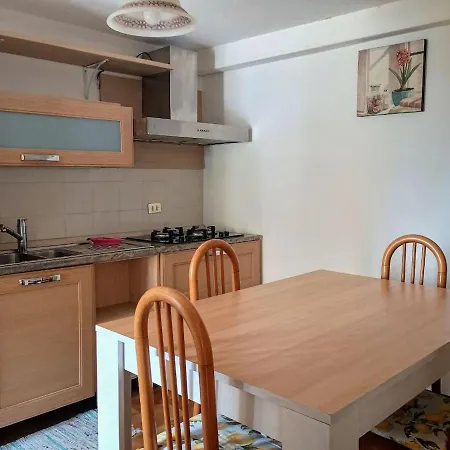 Apartment Romantic Getaway On Brunate